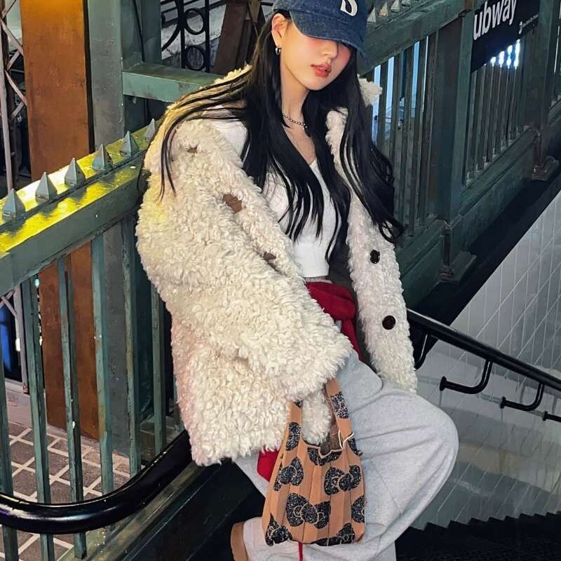 New Cute Cartoon Pleated Women's Handbag Free Shipping Designer Luxury Korean Casual Bag Accordion Bag Shopping Shoulder Bag