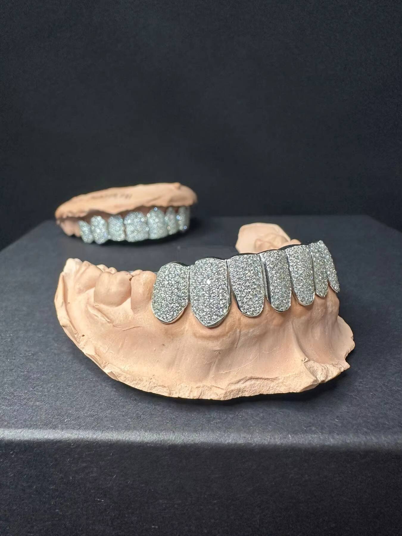 Custom Made 925 Sterling Silver Bust Grillz Moissanite Diamonds Gold Plated Teeth Hip Hop Style Fine Piercing Weddings Gifts