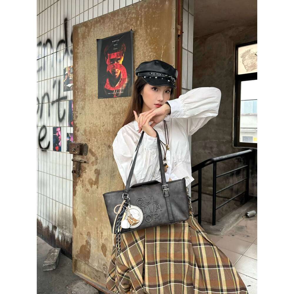 Cultivator Original Niche Retro Casual Versatile Single Shoulder Crossbody Commuter Underarm Bag