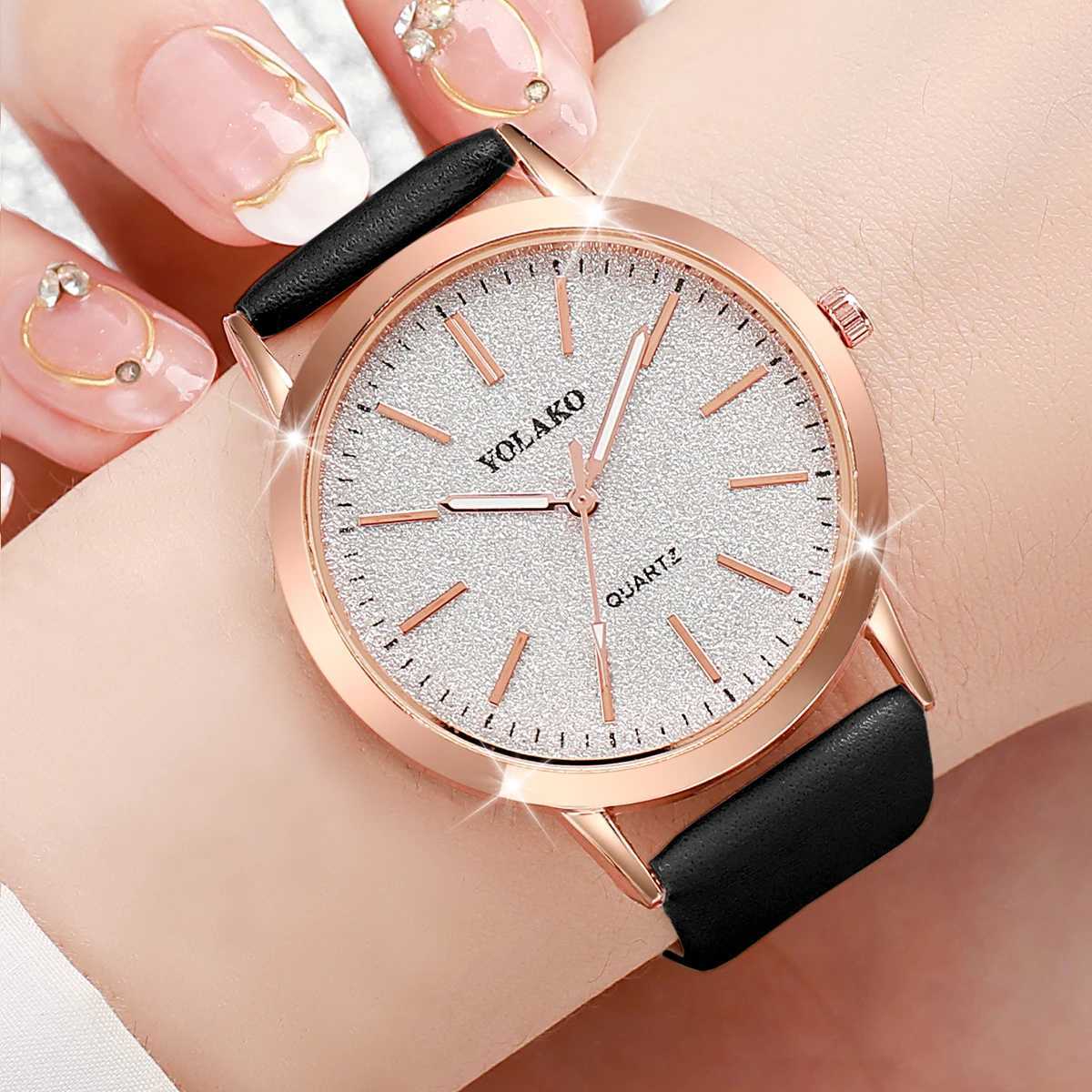 4PCS/Set Women Watches Fashion Starry Dial Leather Band Quartz Watch (Without Box) W250724