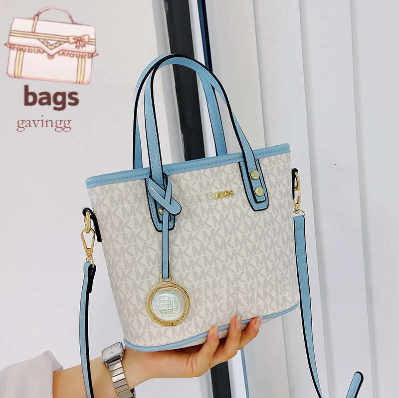 Michael Kore Bag Designer Shoulder Bag 2025 New Fashion Womens Tote Bag Single Handheld Crossbody Bag Textured Emed Large Capacity Shopping Bag Db7