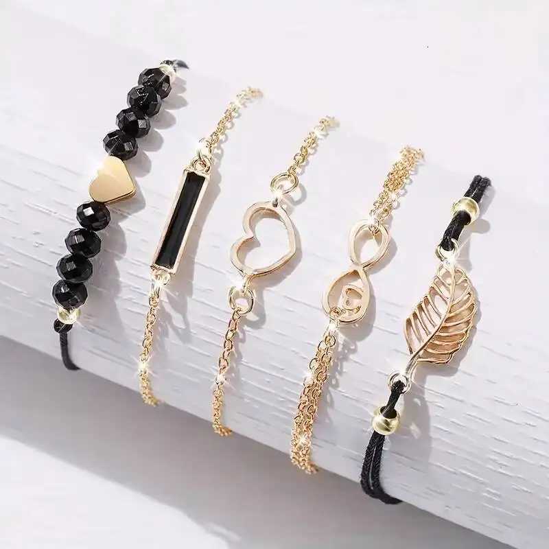 6PCS/Set Fashion Rhinestone Womens Watches Ladies Leather Band Heart Dial Quartz Watch Leaf Bracelets Set (Without Box) W250724