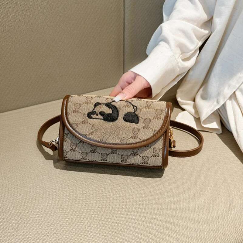 Designer Luxury Beibao New Fashionable Cylindrical Shoulder Embroidered Canvas Women S Crossbody Texture Small Bag Animal