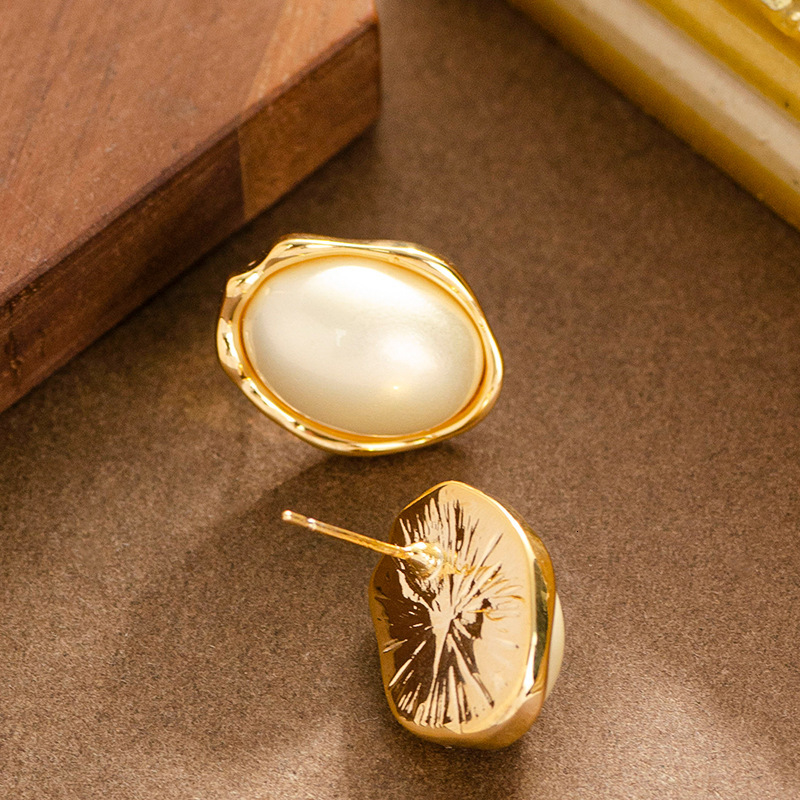Exquisite Fashion Geometric Oval Bead Pearl Earrings for Women High-end Light Simple Sier Needle Ear Jewelry