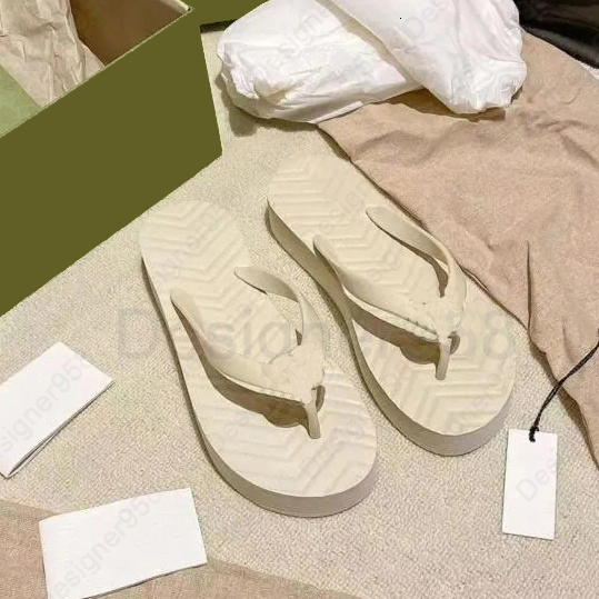 Designer Flip Flops Ladies Fashion Simple Youth Beach Slippers Womens Moccasin Shoes Sandals Women Room Flat Slides House Pantoufle Indoor Mule