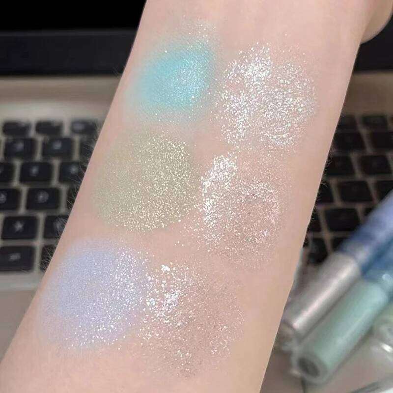 Double headed liquid eyeshadow with matte pearlescent finishes is portable and can be applied in one go X250723 X250724