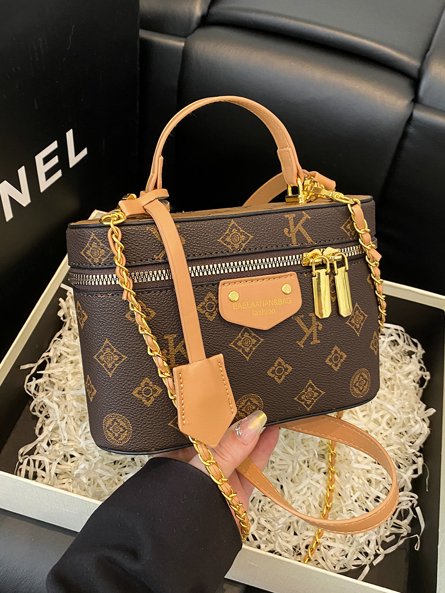 2025 Free shipping designer bags for womens Shoulder bags brown black New high-end retro box chain small square bag, fashionable and versatile crossbo