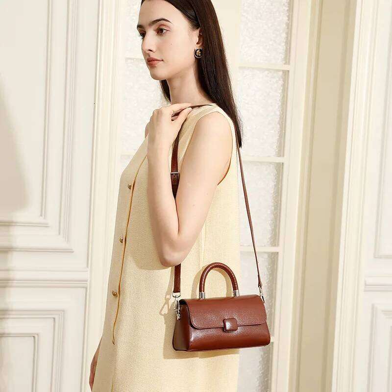 Genuine Leather Handbag For Women, 2025 Fashionable Versatile Bag, Light Niche High-End Single Shoulder Crossbody Bag