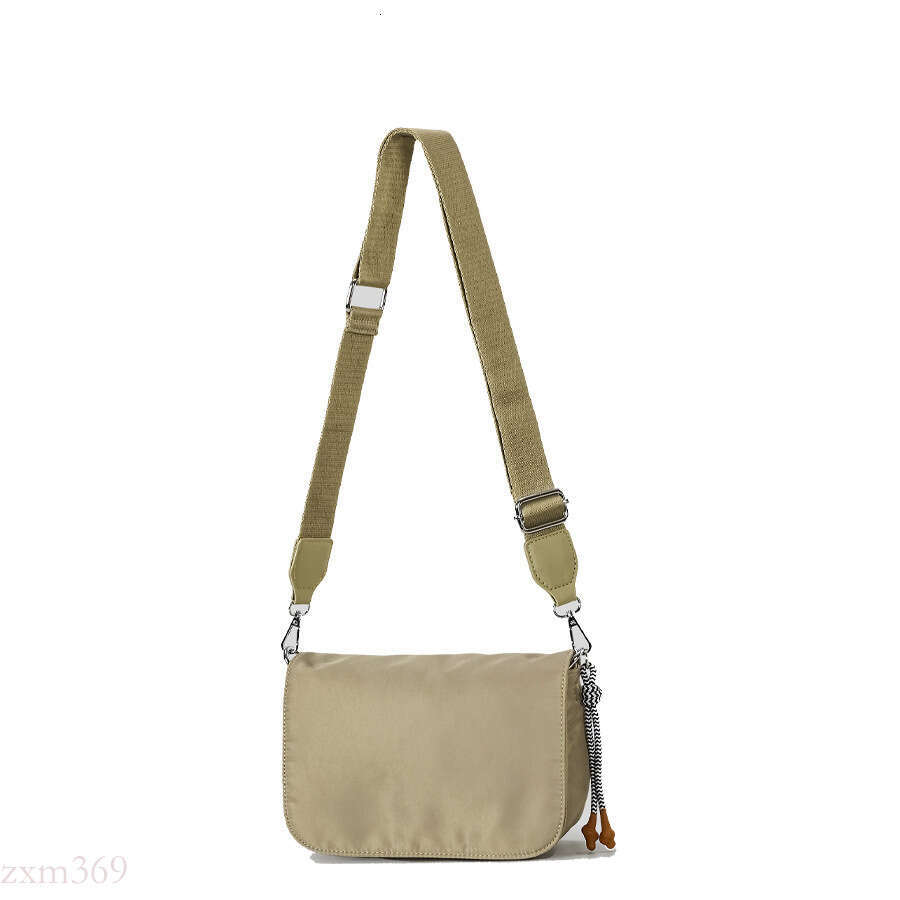 Trendy Brand Casual Outdoor Sports Single Crossbody Versatile Phone Lightweight Wide Shoulder Strap Flap Small Square Bag for Women