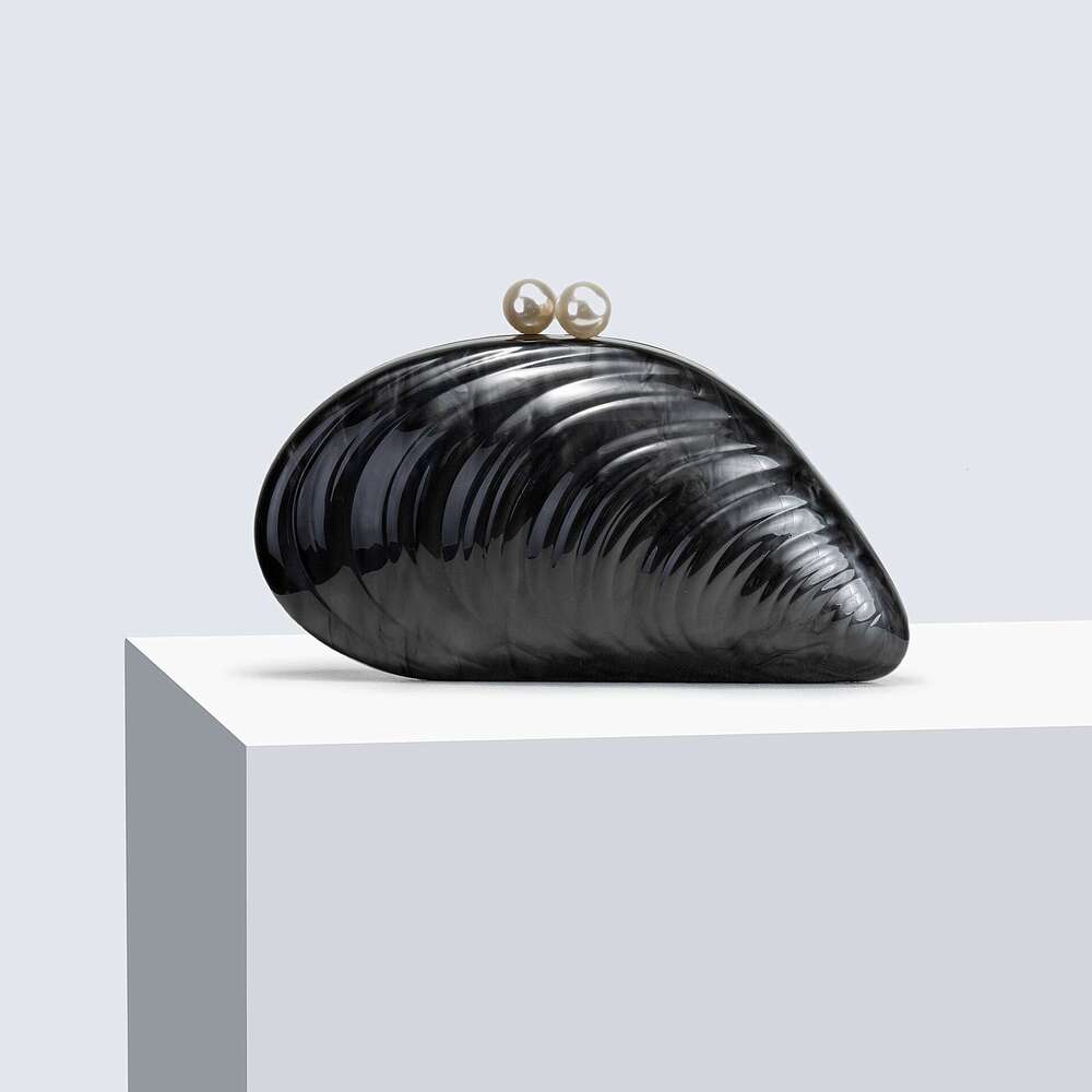 Designer Luxury Evening Diamond Fashionable and Unique Design Clamshell Acrylic Concave Chain Clutch High-end Feel Handheld Evening Crossbody Bag