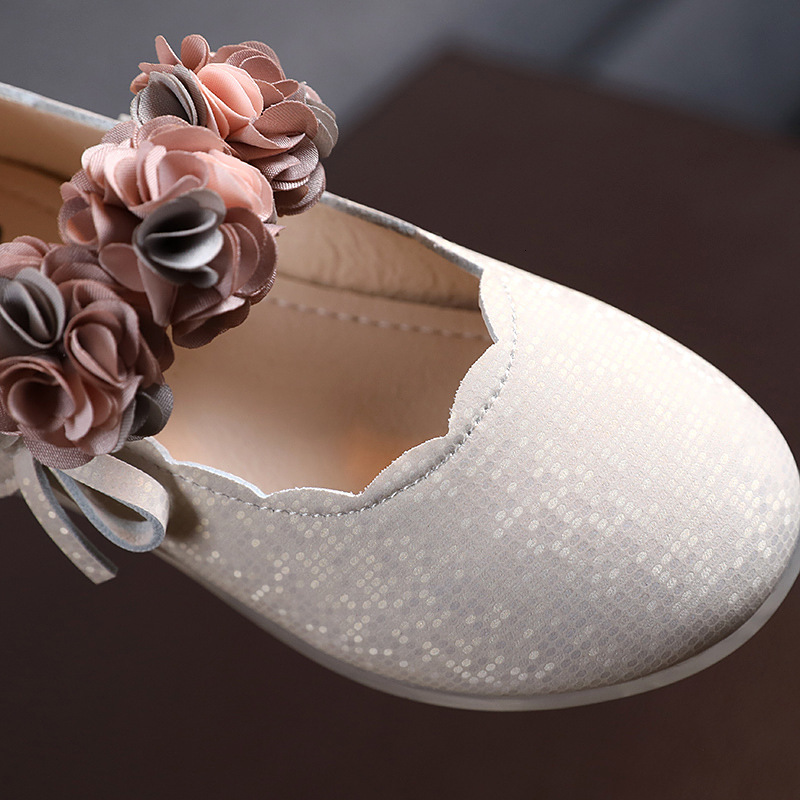 Sneakers Girls Leather Shoes Pearl Shallow Mouth Low Heel Cute Princess Single Sweet Chic All match Kids Casual for Wedding 221205