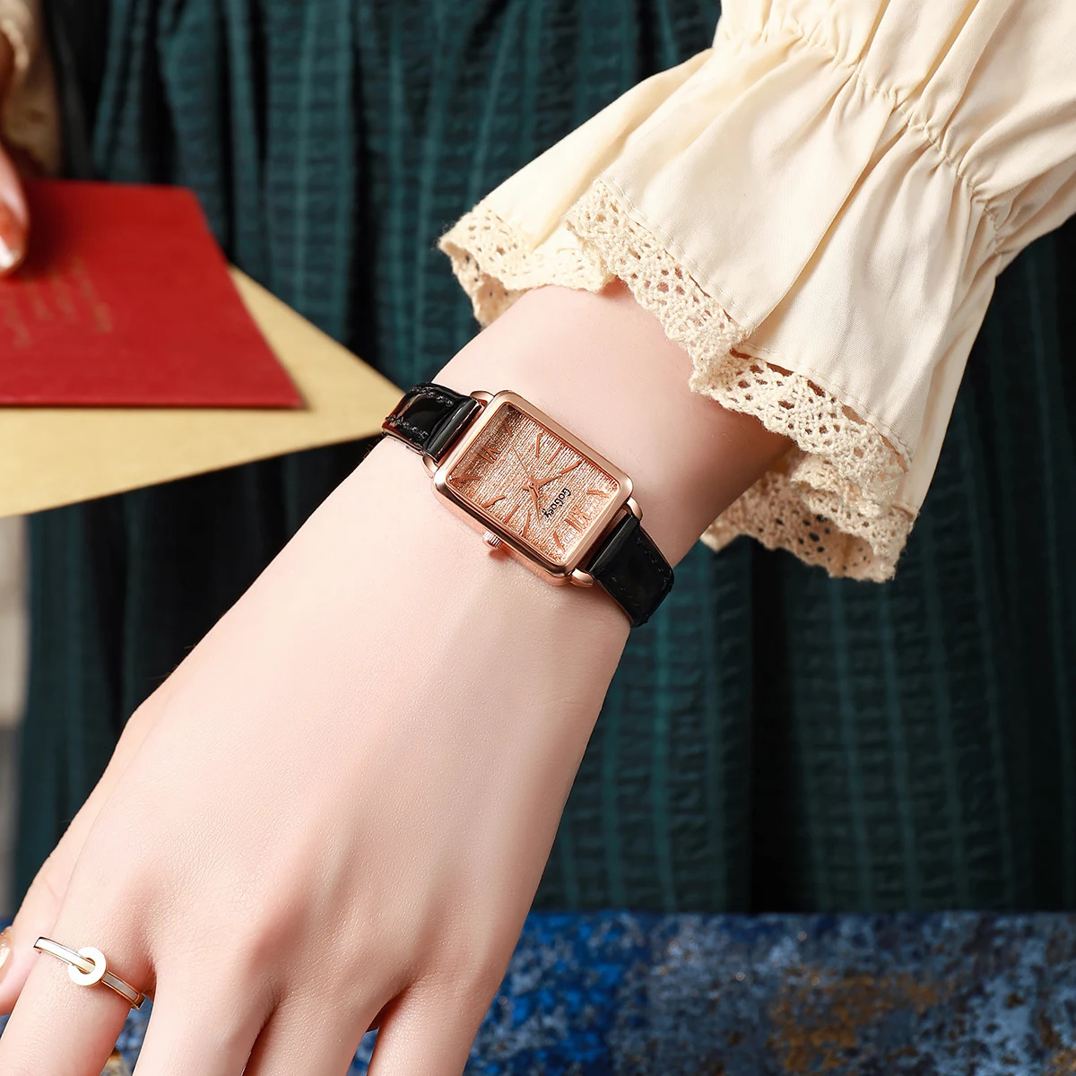 Simple and Stylish Square Bar Scale Belt Quartz Watch 250723