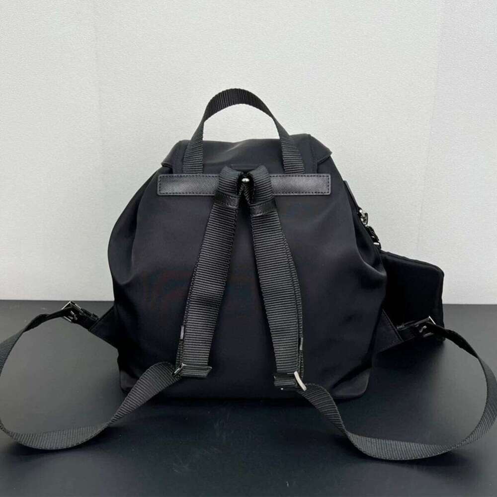 Designer Waterproof Nylon For Women With Pockets Travel Backpack Brand Shoulder Bag Sac De Luxe Femme Purses