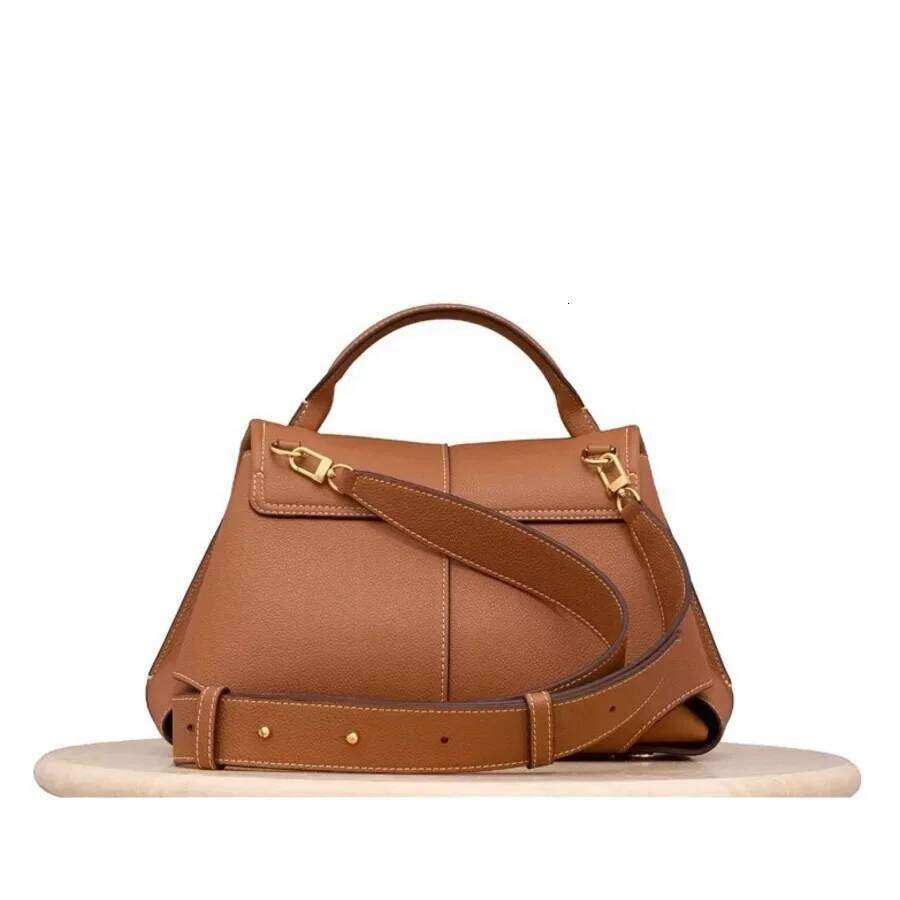 HighEnd Leather Smile Designer Tote Saddle Bag Woman Pleated Design Single Shoulder Large Capacity Commuting Handbag