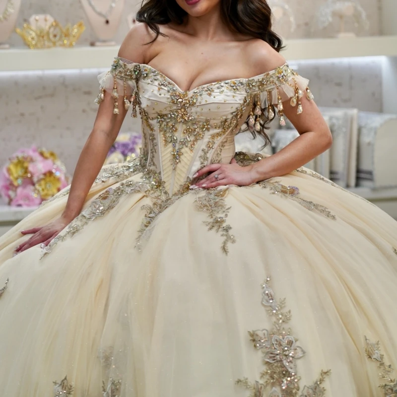 Champagne Quinceanera Dresses Off Shoulder Ball Gown Sweet 16 Dress Applique Lace Beading Tull Corset Birthday Party Vestidos 15 Anos