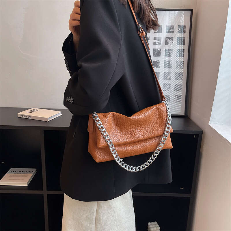 2022 Summer Trend New High-Quality Soft Leather Handbag for Women, Niche Design Chain Crossbody Bag