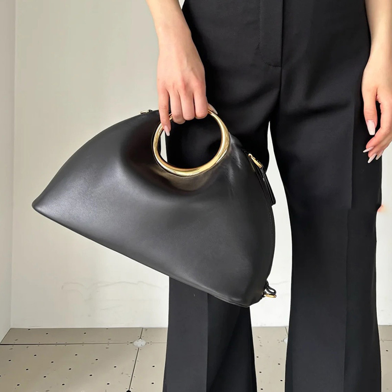 Designer Niche Design French Elegant Handbag Metal Ring Cloud Evening 2025 Early Spring High-End Small Light Luxury Women's Bag