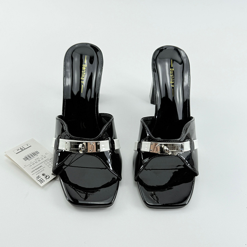 Designer sandals High Heel Sandals Women Summer Versatile One-Strap Slippers New for Outdoor Wear Niche Design Buckle Comfortable