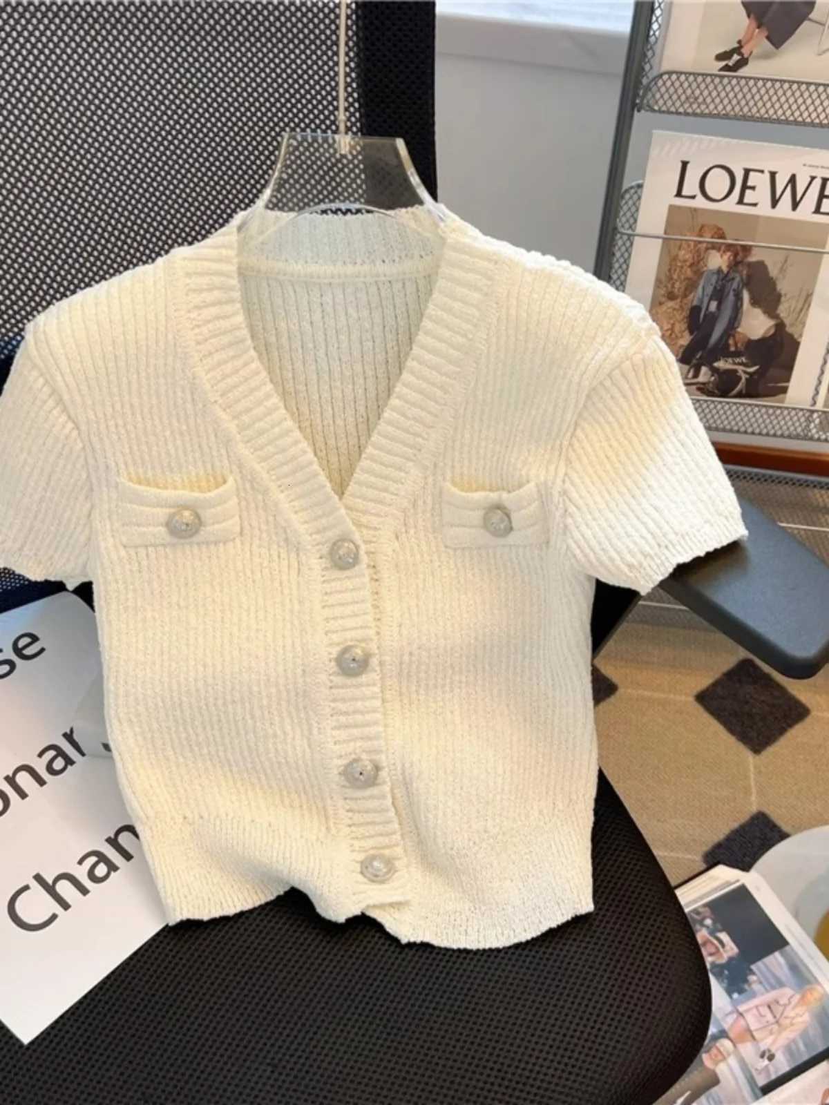 Elegant Button Short Sleeve Sweater Cardigan Womens Spring Summer Single Breasted Knitted T-shirt Sexy V-neck Slim Fit Top X2507241