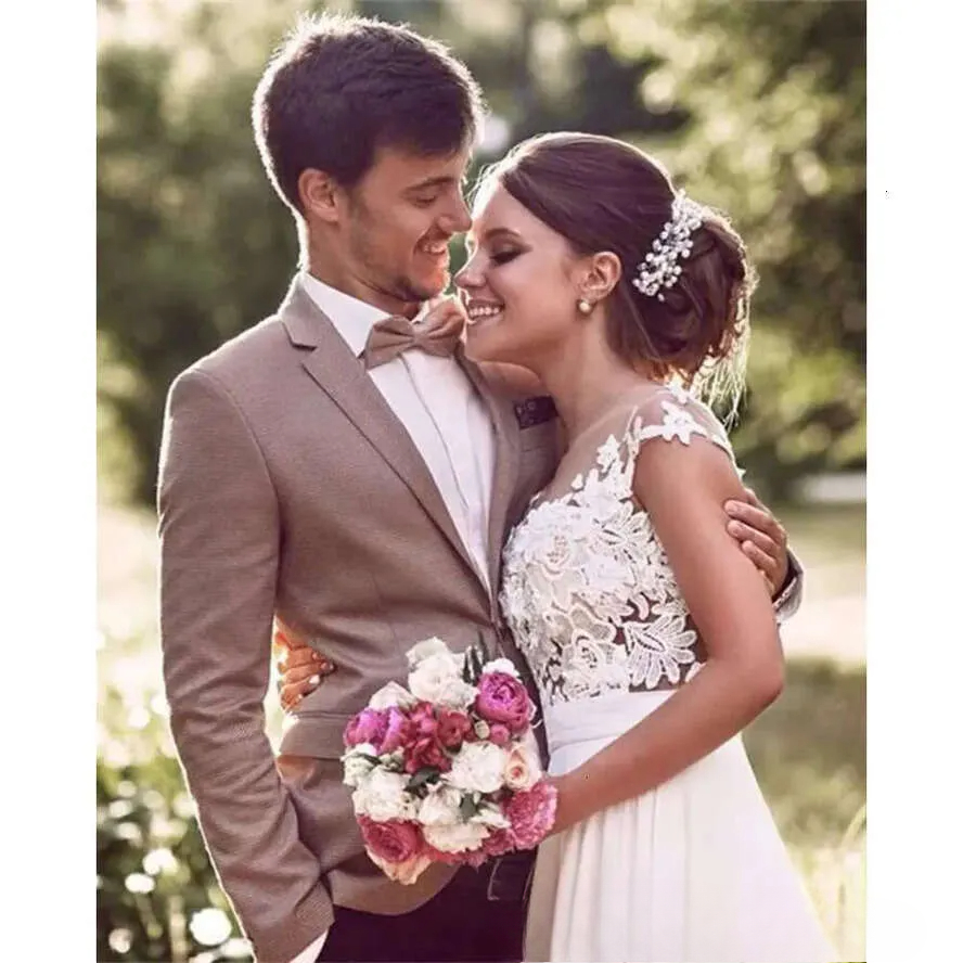 Capped Dresses A 2025 Chiffon Newest E Sleeves Covered Buttons Illusion Lace Applique Country Wedding Bride Gown Vestido De Novia Pplique pplique