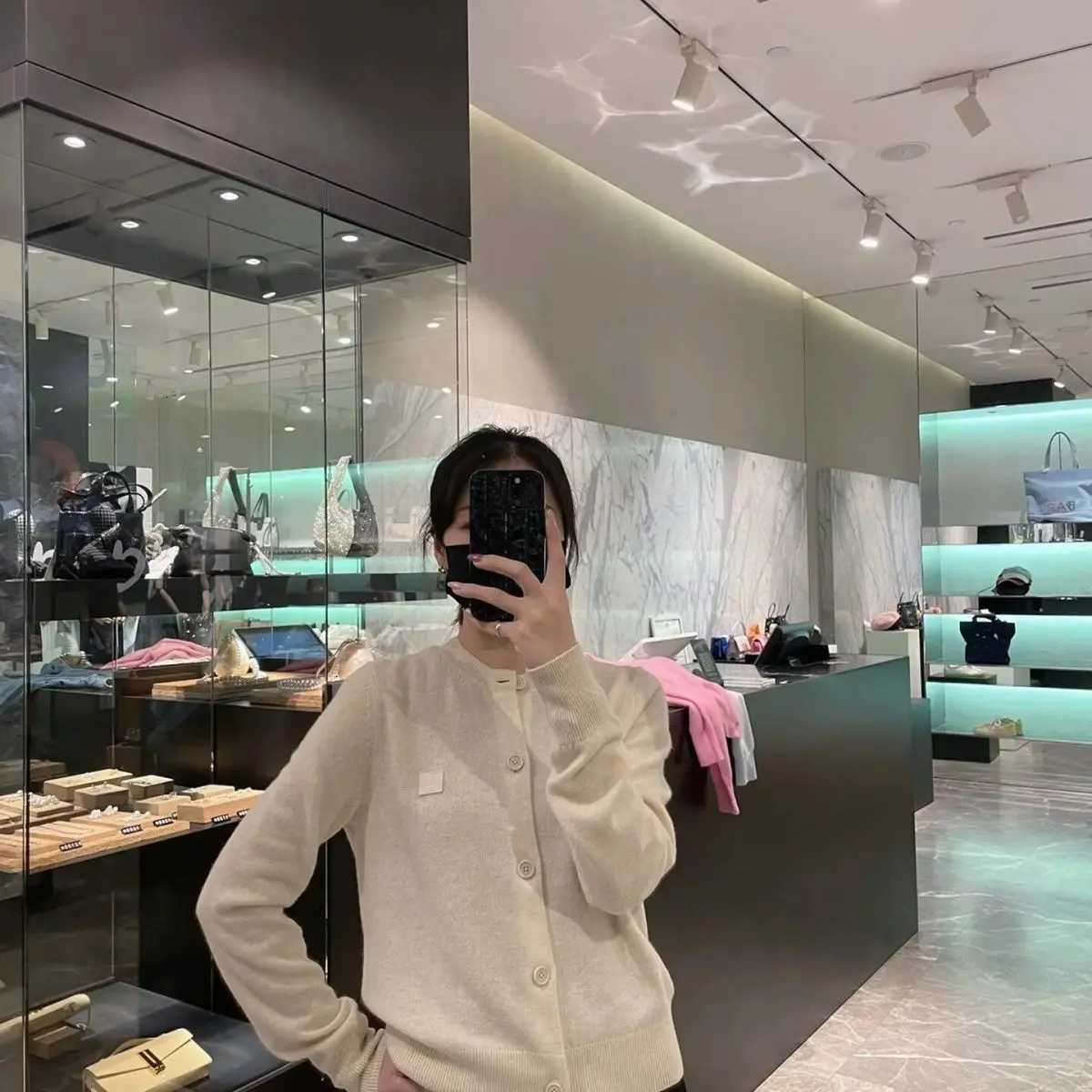 2024 Autumn New Thin Long-sleeved Slim Fit Cardigan Sweater for Women Fashionable High-end Knitted Candy Colored Top for Women X250724