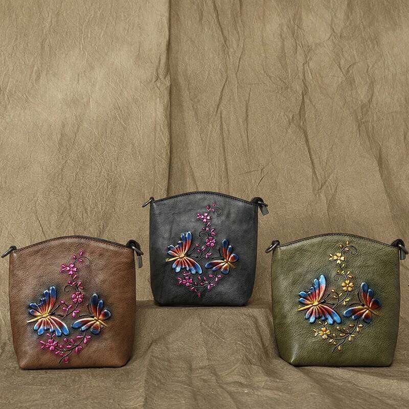 Vintage Genuine Leather Women's Shoulder Bag New Relief Emed Phone Purse Cowhide Handbag for Ladies