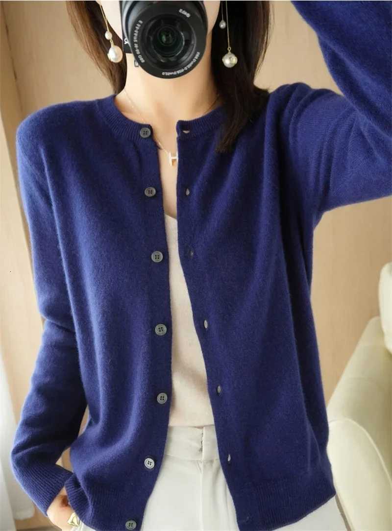 2024 Spring and Autumn New Female O-Neck Knitted Cardigan Short Coat Sweater Simple and Versatile Fashion Small Cardigan Outerwear X250724