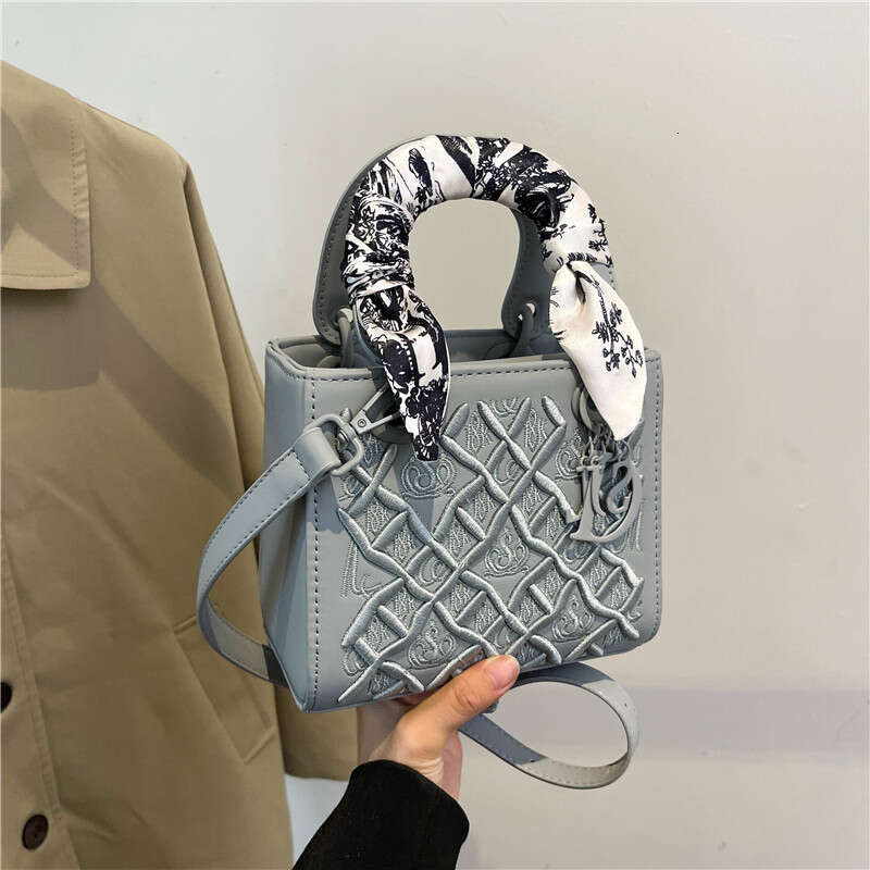 High-End Luxury for Women 2025 New Style Elegant Versatile Heavy Embroidery Princess Diana Crossbody Handbag Small Square Bag