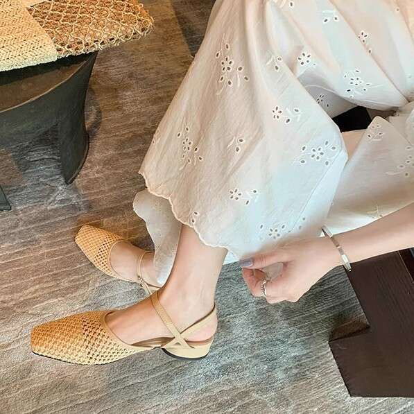 Designer French Hollow Woven Design Niche Single Shoes Summer Outdoor Closed-Toe Backless Sandals for Women