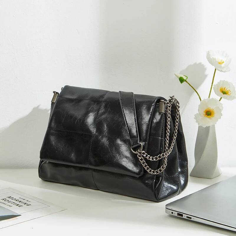 Women's Fashion Metal Chain Shoulder Crossbody Simple Pu Sewing Solid Color Flip Messenger Bag, Classic Busine