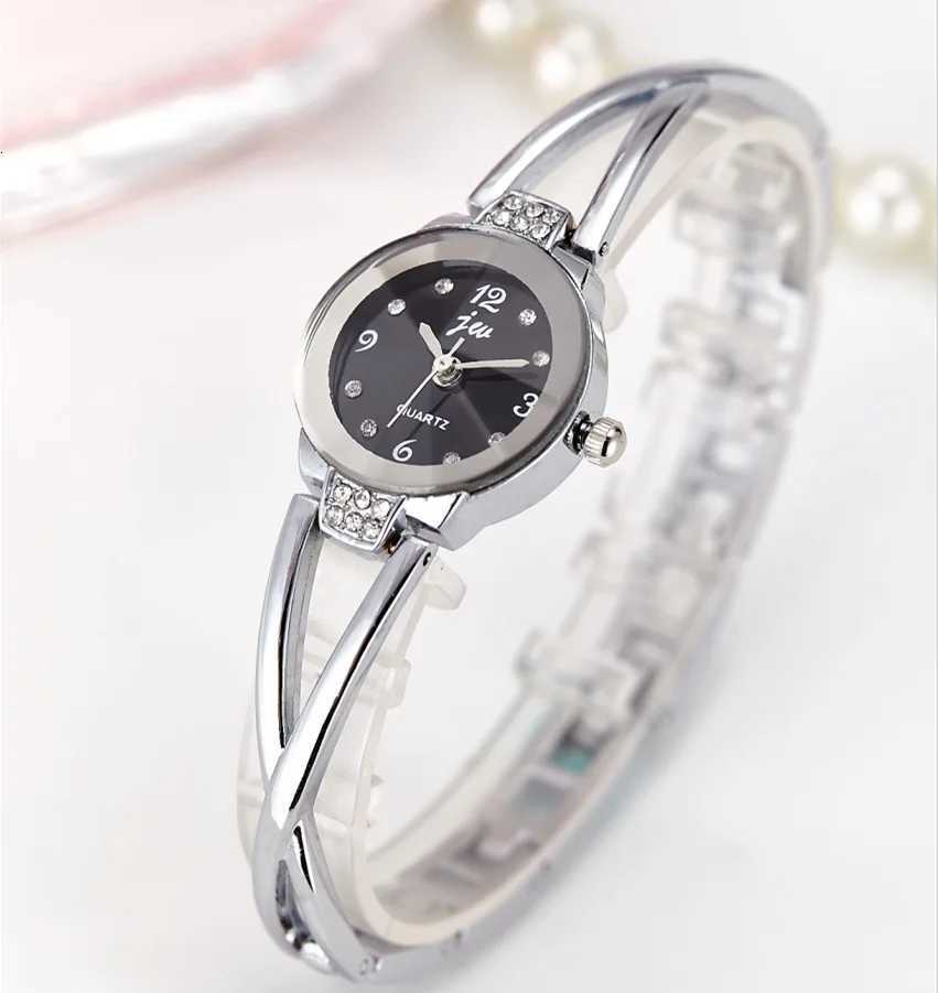 New Trendy Women Bracelet Watch Mujer Watches Small Dial Quartz Leisure Popular Wristwatch Hour Female Elegant Watches W250724