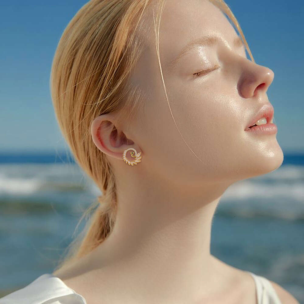 French Light Pea for Women with Zircon Leaf Simple INS Style Fashion Versatile Earrings Jewelry ddmypluto