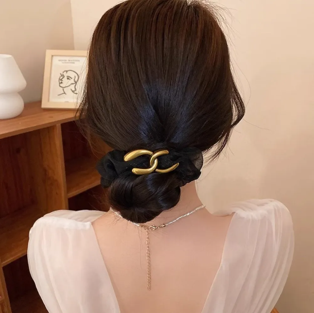 Luxury for woman Designer Elegant Style Scrunchies For Women, Gentle Fabric Ties, Fashionable Bun Ponytail Hair Accessories Free Ship