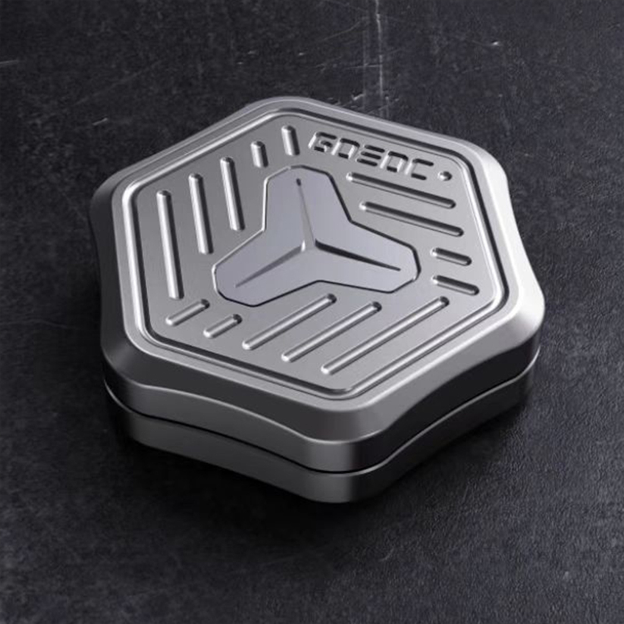 GDEDC Gladiator Spin Push Fidget Metal Ujung Jari EDC Slider Dorong Logam Tanpa Batas Mainan