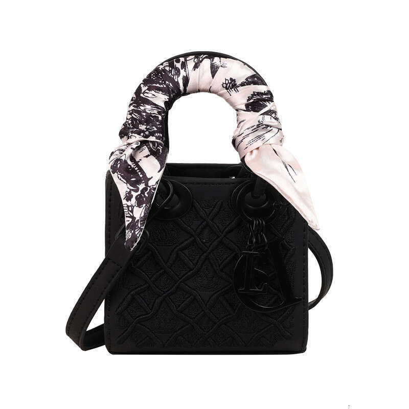 Small Handheld Princess Diana 2025 New High-end Fashion Heavy Embroidery Scarf Single Shoulder Crossbody Bag for Women