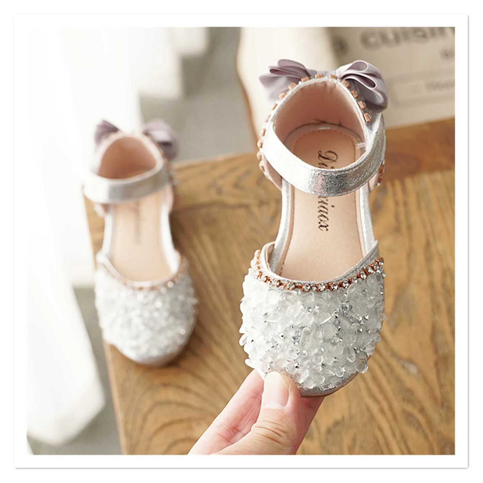 2025 Summer New Korean Water Diamond Soft Sole Girls Half Sandals Princess Shoes Childrens Shoes Spring Girls Leather Shoes XJ250724