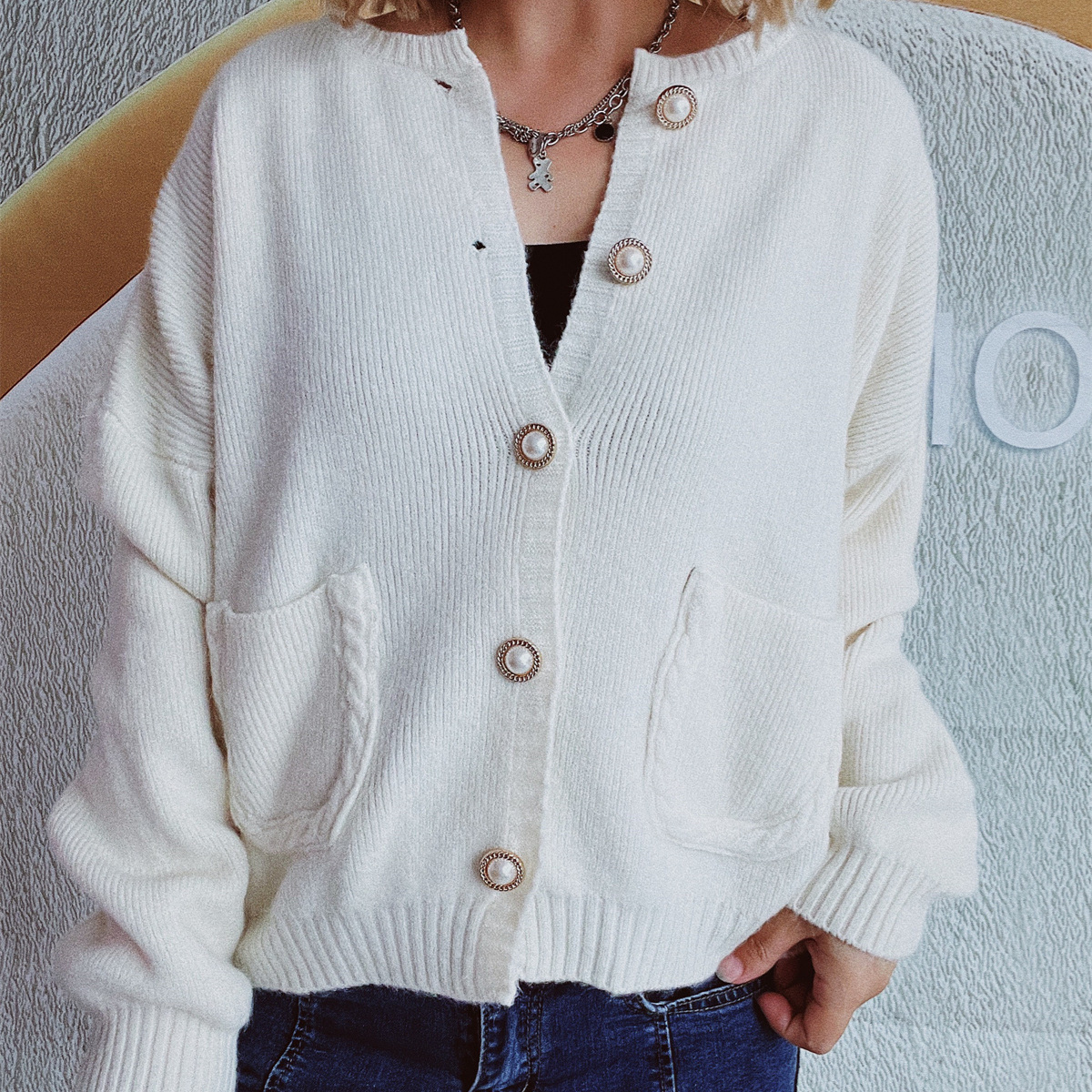 Free shipping designer sweater for women Fashionable sweater breathable and comfortable loose fitting pullover knit base sweater