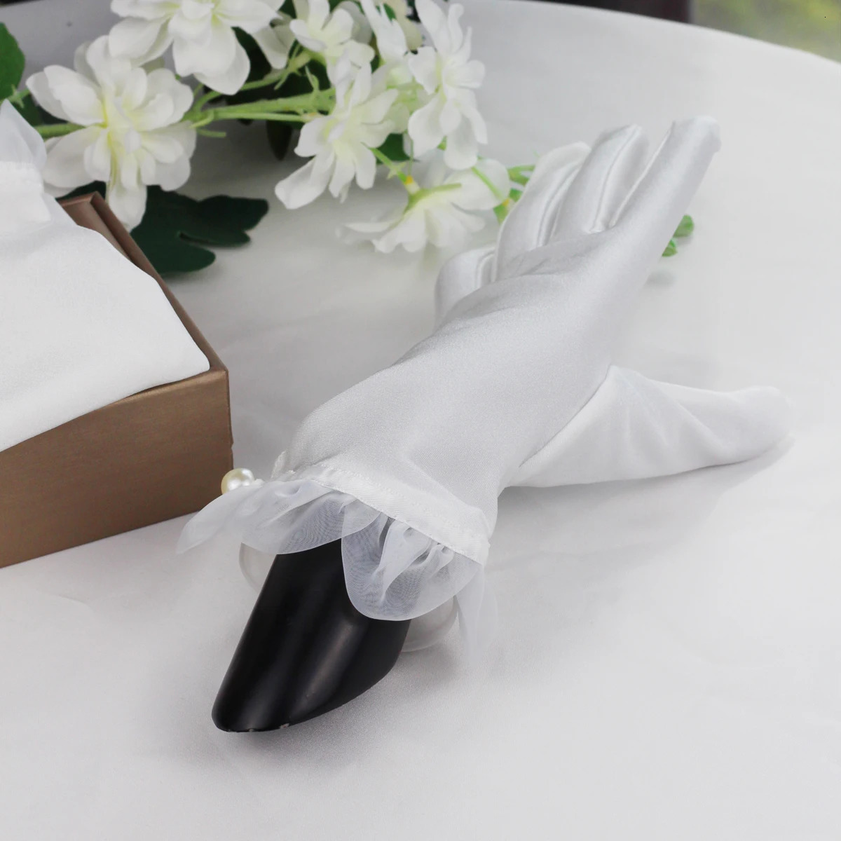 WG024 Elegant White Satin / Tulle Wrist Short Wedding Bridal Gloves Ruffle Edge Finger Bridesmaid Handmade Handschuh 250722
