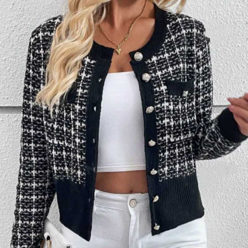 Stylish Womens Twd Knit Cardigan Sweater Black and White Plaid Pattern Button Cardigan Appliqu Long Sleeve Knit Top7310# X250724