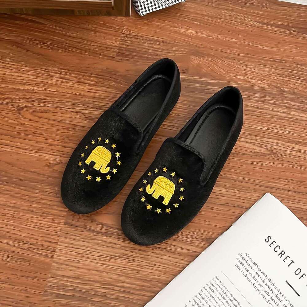 Designer Winter New Niche Women's Sun Moon Casual Fashion Korean Version Embroidered Flat Shoes