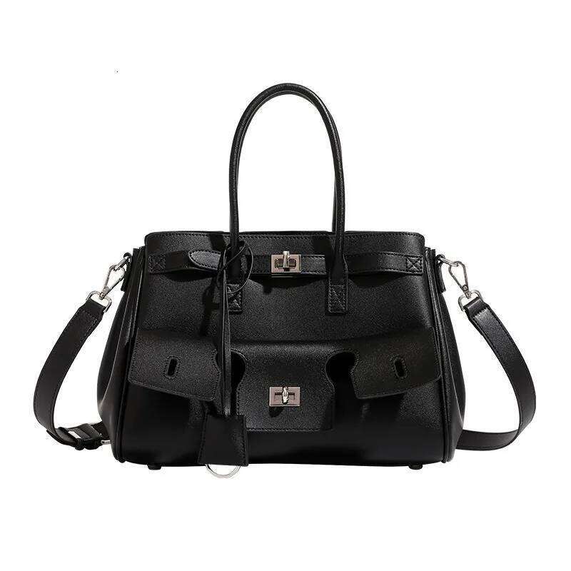 Paris Home 2025 Autumn New Fashion Platinum Tote Large Capacity Square Buckle Design Single Shoulder Handheld Women's Leather