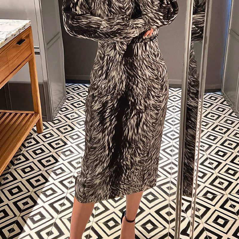 Ladies Silk Blend Leopard Print Skirt Classic Designer High Waist Pencil Skirt Simple Luxury Mid-Calf Length Y2K Animalier Style Clothing S0755