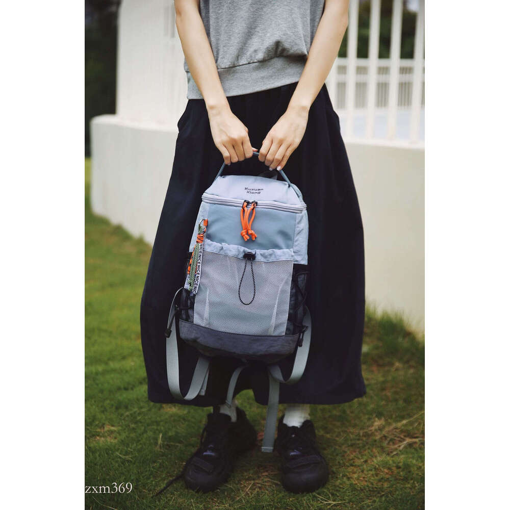 New Lightweight Outdoor Hiking Mountaineering Travel High-Looking Large Capacity Casual Backpack