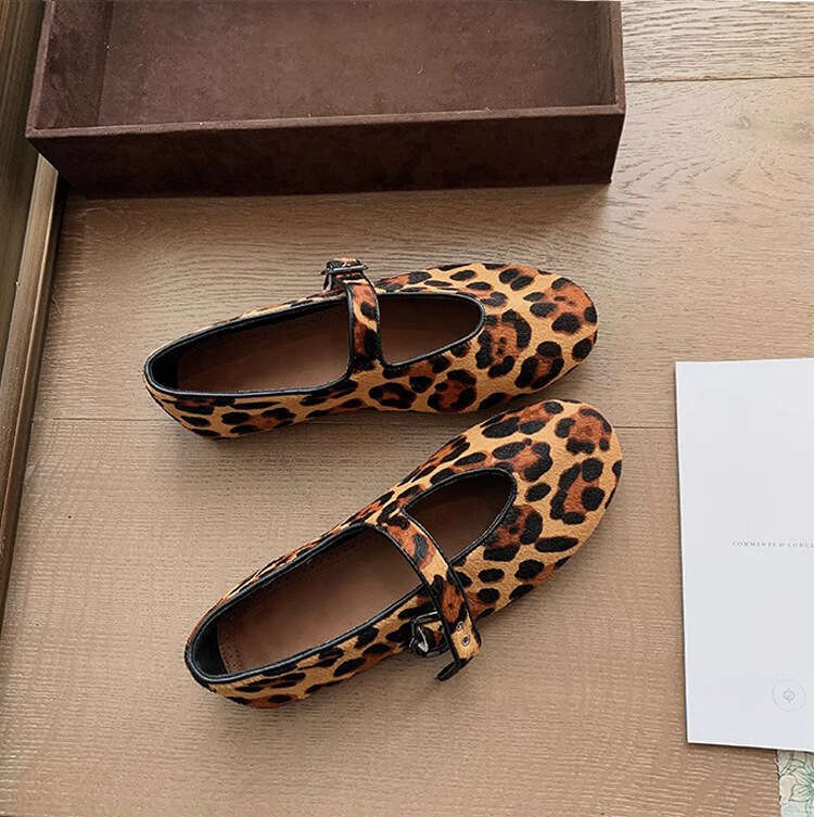 Designer Age-Reducing Round Toe One-Strap Low Heel Versatile Leopard Print Mary Jane 2025 Comfortable Shallow Mouth Flat Shoes