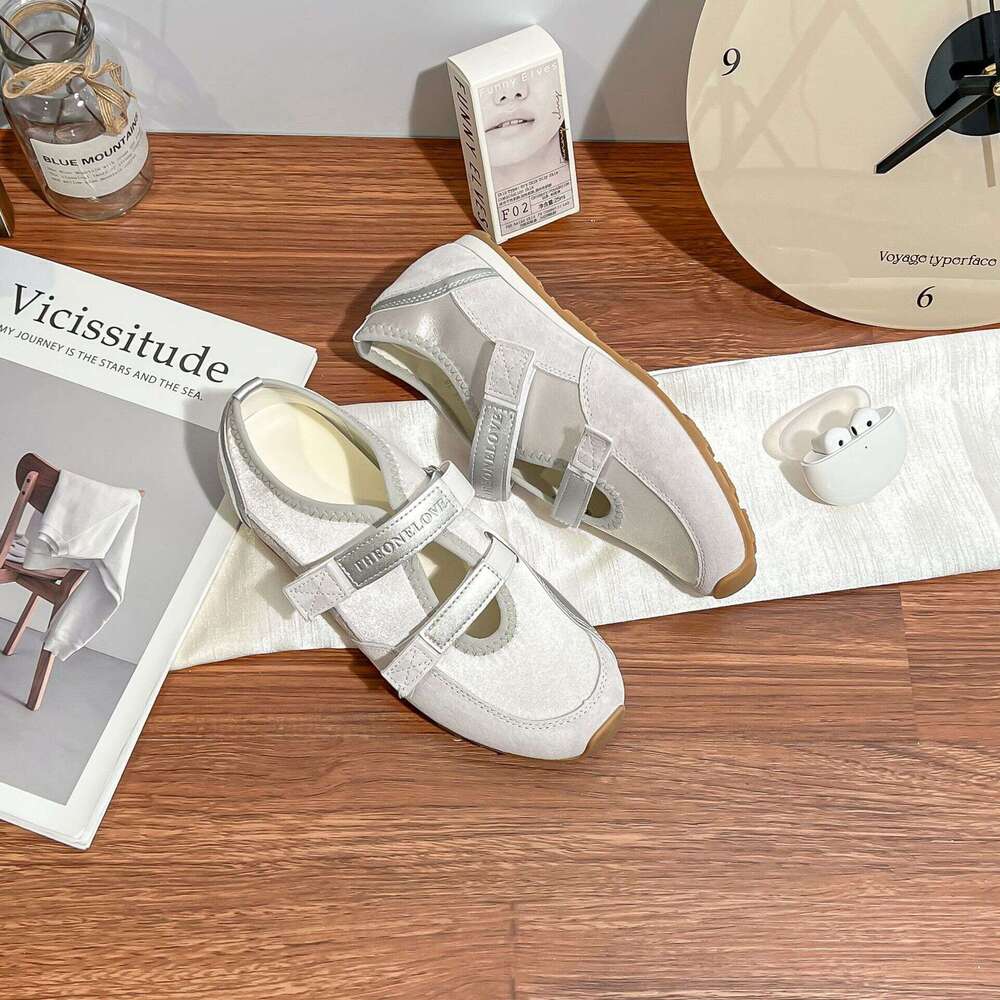 Summer New Thick-Soled Sports for Women, High-End Niche Design Dad Shoes, 2025 Dexun Shoes