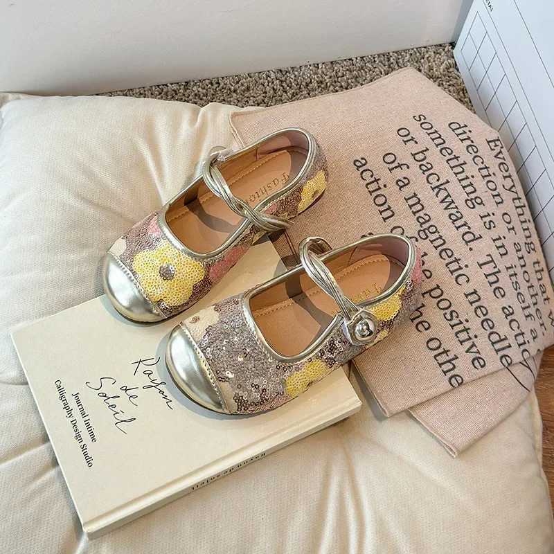 Kids Flat Shoe Round Toe Fashion Girls Dance Performance Shoes With Sparkling Sequins 2024 New Children Princess Shoes Soft Sole XJ250724