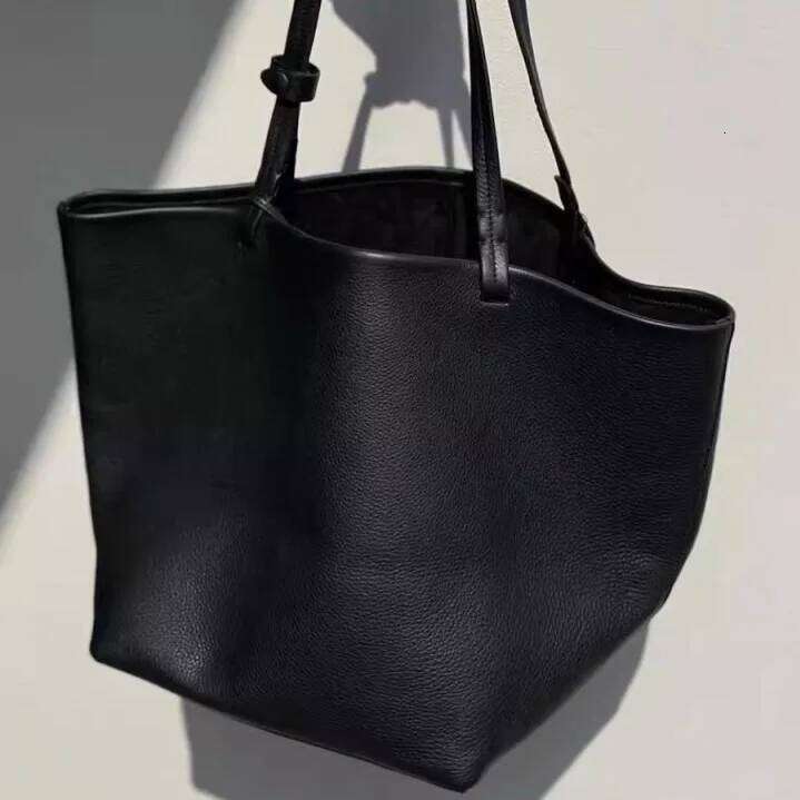 2025 new large high-capacity bucket commuting mom bag, single-shoulder tote bag