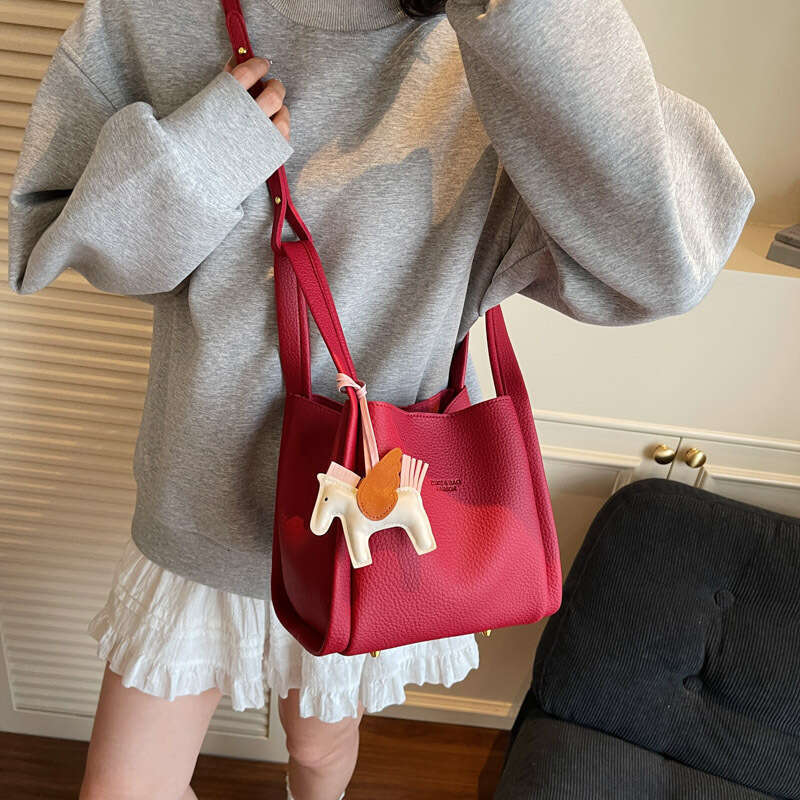Handheld Bucket for Women 2025 New Casual Commuter Crossbody Stylish Simple Basket Bag