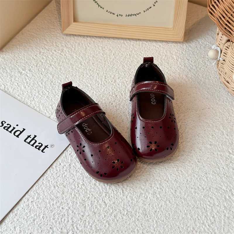 Summer Girls Flat Shoes Cut-outs Breathable Retro Toddler Kids Sandals Flower Solid Color Flexible Shallow Children Shoes 21-30 XJ250724