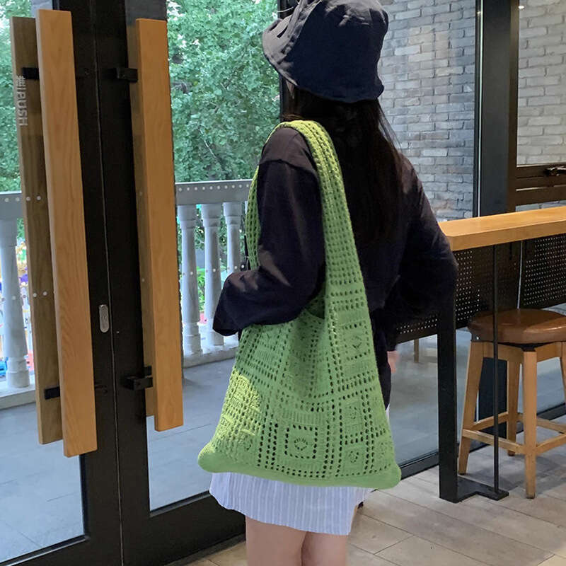 2025 New Knitted Shoulder for Women Casual Commuting Hollow Out Bag Large Capacity Woven Handbag